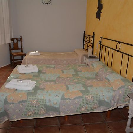 Hotel Restaurante Vinas Viejas Fuentes de Ayódar エクステリア 写真
