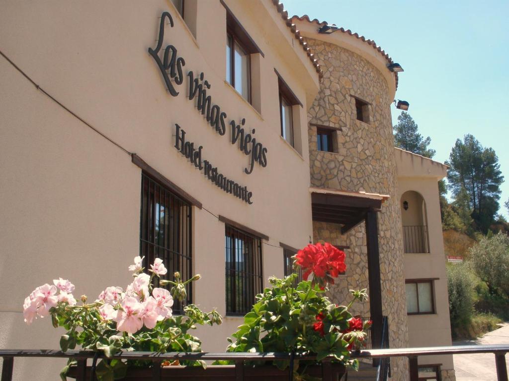 Hotel Restaurante Vinas Viejas Fuentes de Ayódar エクステリア 写真