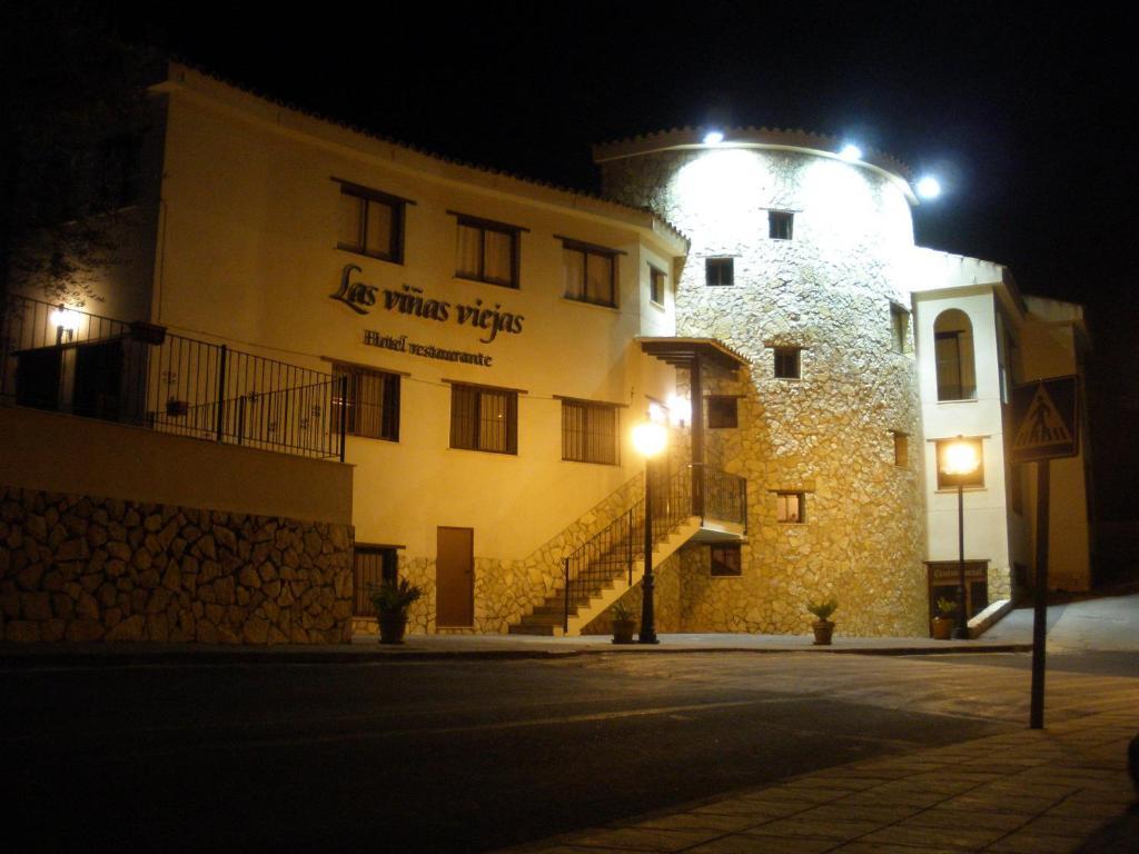 Hotel Restaurante Vinas Viejas Fuentes de Ayódar エクステリア 写真