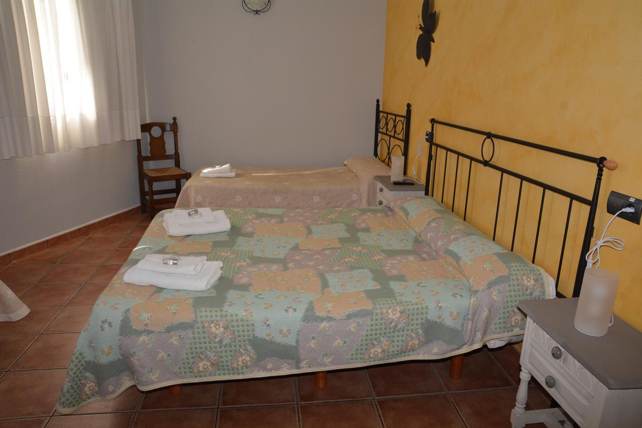 Hotel Restaurante Vinas Viejas Fuentes de Ayódar エクステリア 写真