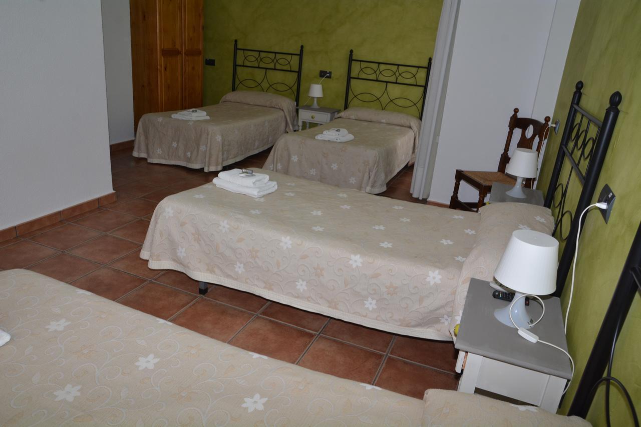 Hotel Restaurante Vinas Viejas Fuentes de Ayódar エクステリア 写真