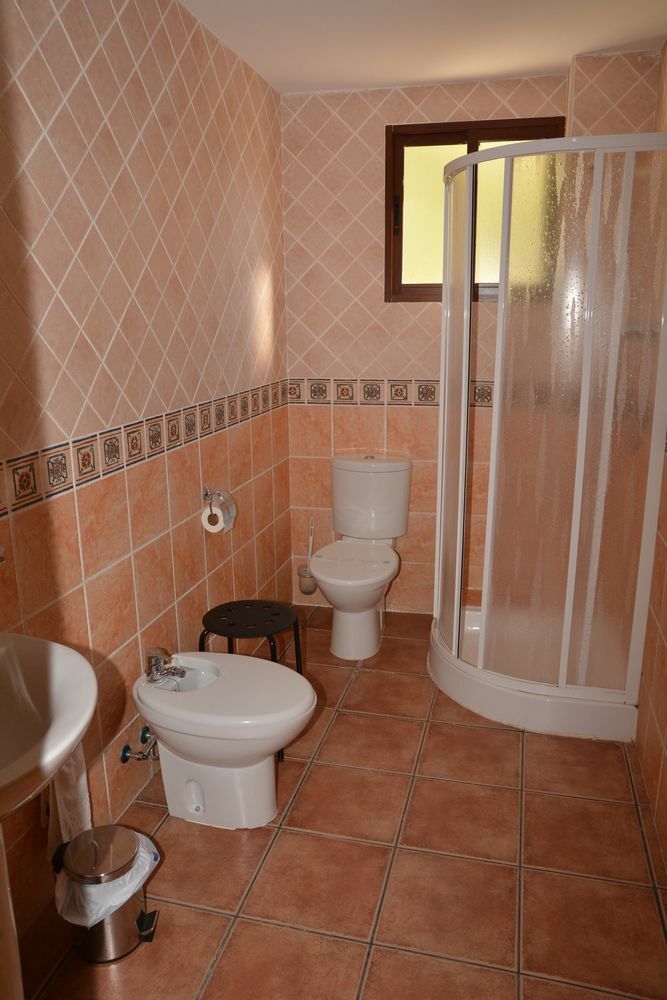 Hotel Restaurante Vinas Viejas Fuentes de Ayódar エクステリア 写真